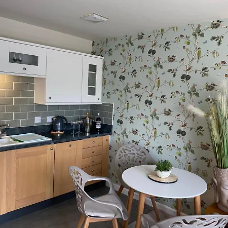 Serendipity- Romantic 1-bed Apt 아파트 *