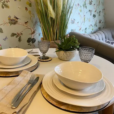 Serendipity- Romantic 1-bed Apt