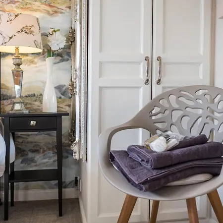 Serendipity- Romantic 1-bed Apt
