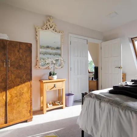 Serendipity- Romantic 1-bed Apt 아파트